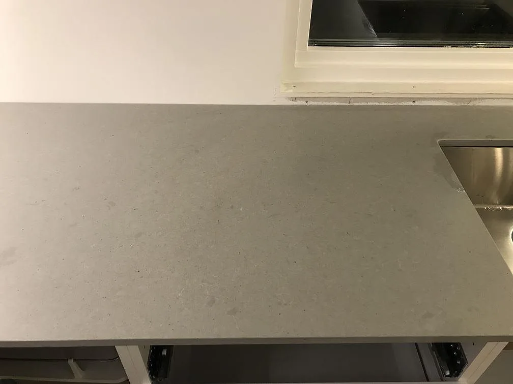 Køkkenbordplade i Technistone Noble Concrete Grey, Svedala – billede 2