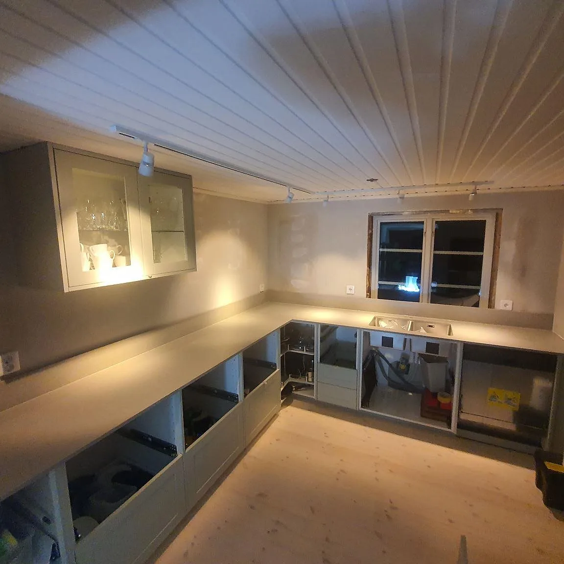 Køkkenbordplade i Technistone Noble Concrete Grey, Uppsala