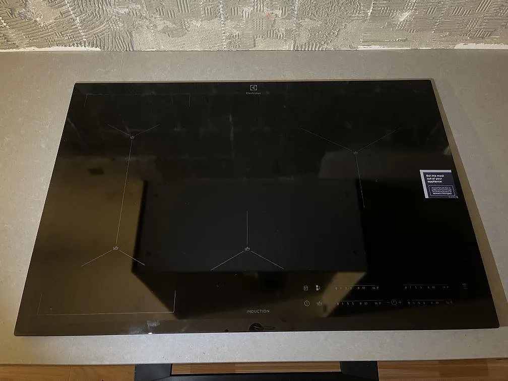 Køkkenbordplade i Technistone Noble Concrete Grey, Västerås – billede 4