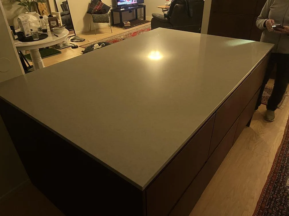 Køkkenbordplade i Technistone Noble Concrete Grey, Västerås