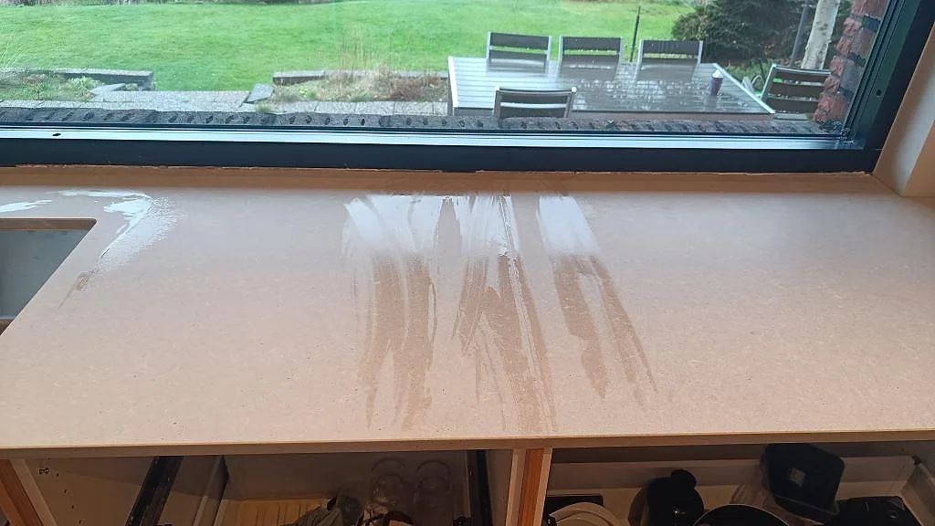 Køkkenbordplade i Technistone Noble Concrete Grey, Västra Frölunda – billede 7