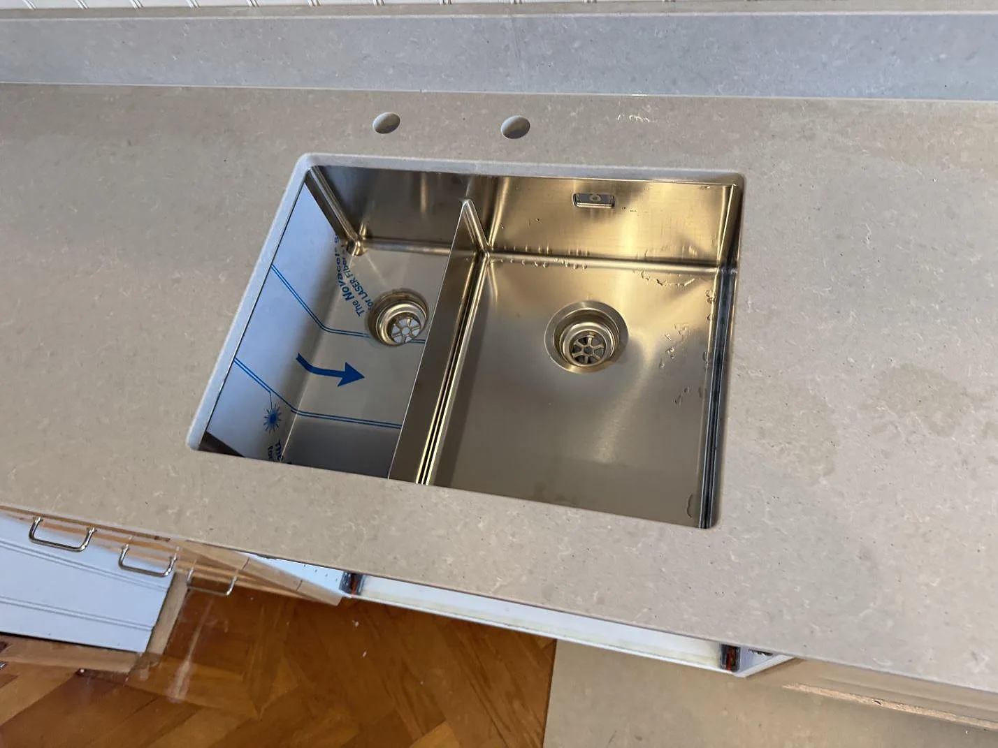Køkkenbordplade i Technistone Noble Concrete Grey, Västra Frölunda – billede 5