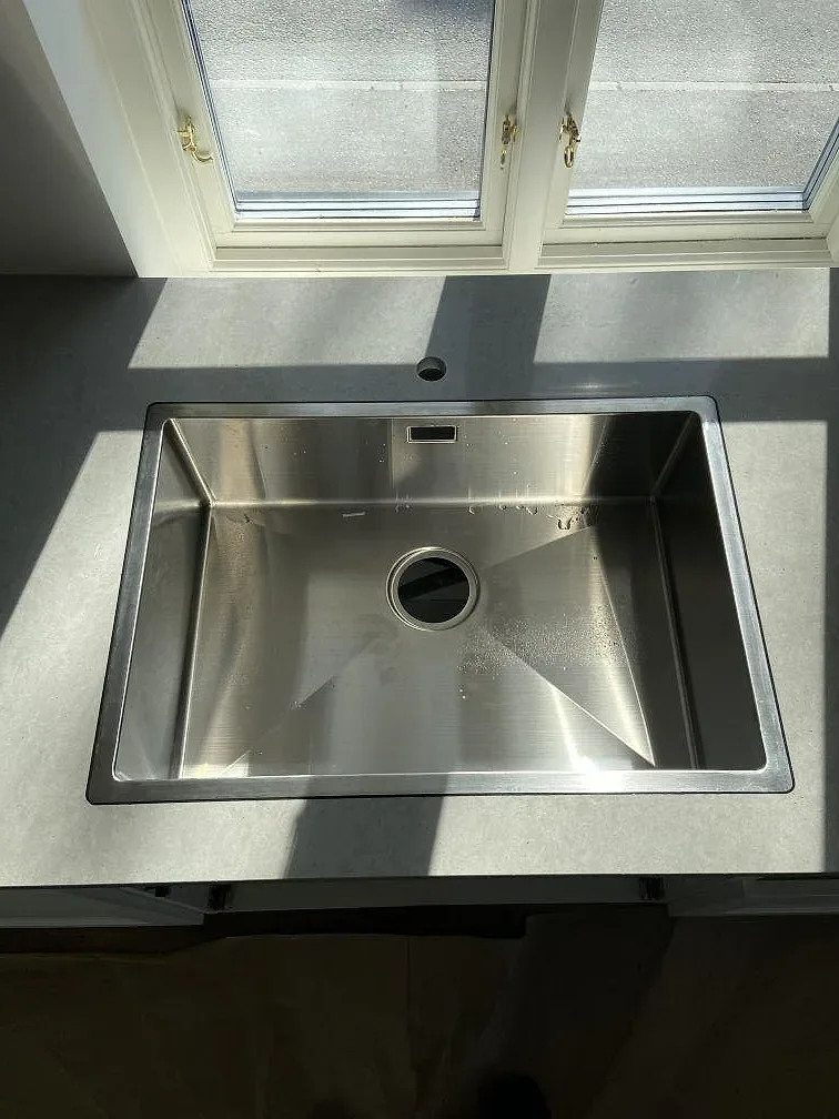 Køkkenbordplade i Technistone Noble Concrete Grey, Vellinge – billede 2