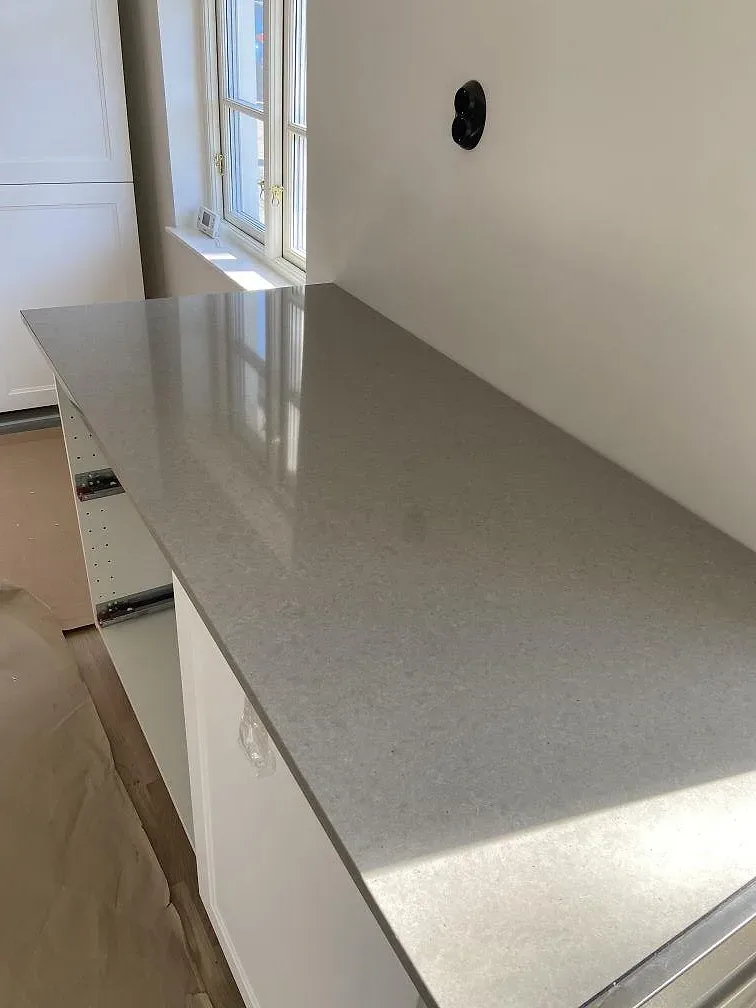 Køkkenbordplade i Technistone Noble Concrete Grey, Vellinge – billede 5