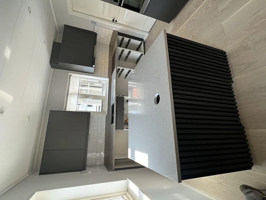 Køkkenbordplade i Technistone Noble Concrete Grey, Vellinge – billede 3
