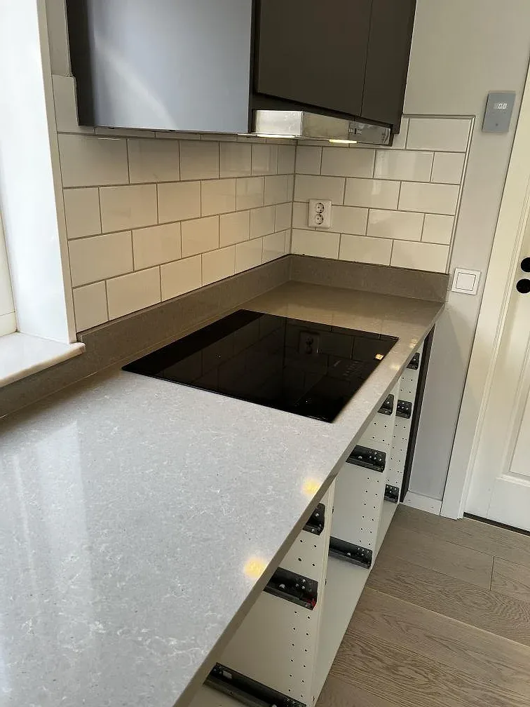Køkkenbordplade i Technistone Noble Concrete Grey, Vellinge – billede 5