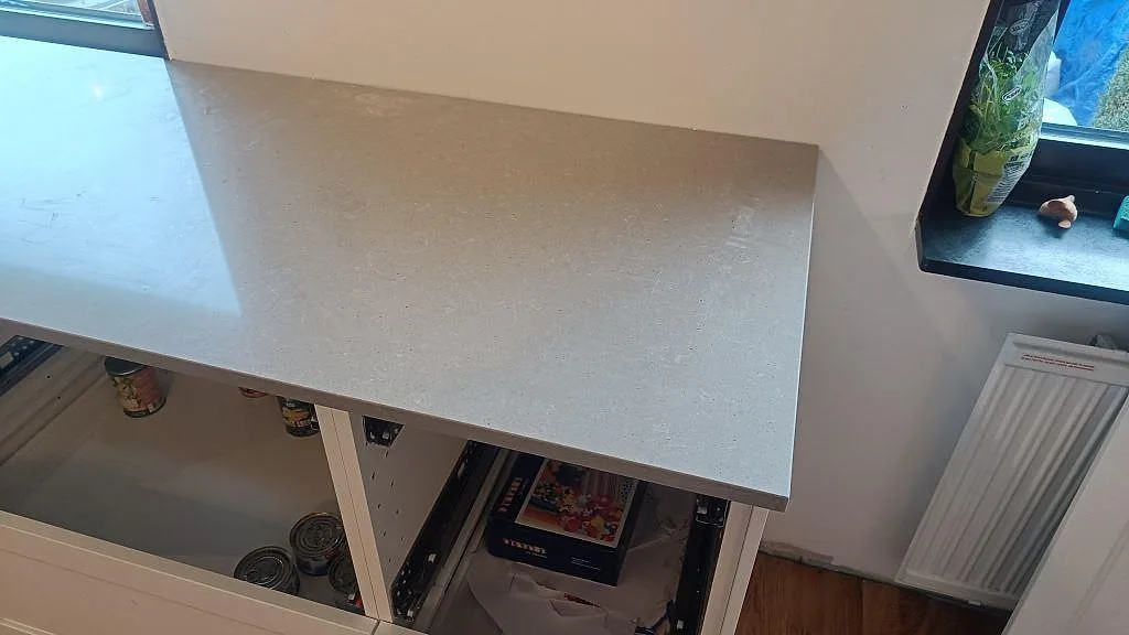 Køkkenbordplade i Technistone Noble Concrete Grey, Vellinge – billede 5