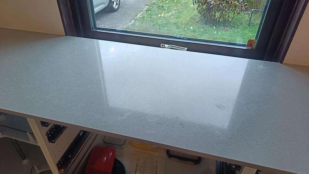 Køkkenbordplade i Technistone Noble Concrete Grey, Vellinge – billede 6