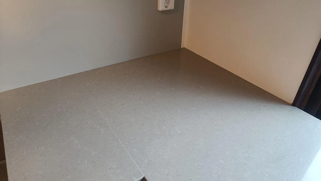 Køkkenbordplade i Technistone Noble Concrete Grey, Vellinge – billede 7