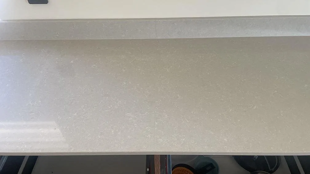 Køkkenbordplade i Technistone Noble Ivory White, Åhus – billede 6