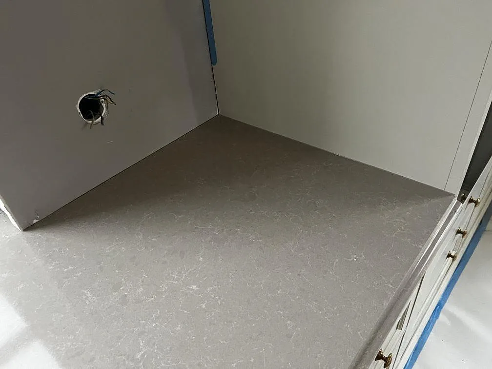 Køkkenbordplade i Technistone Noble Ivory White, Barsebäck – billede 8