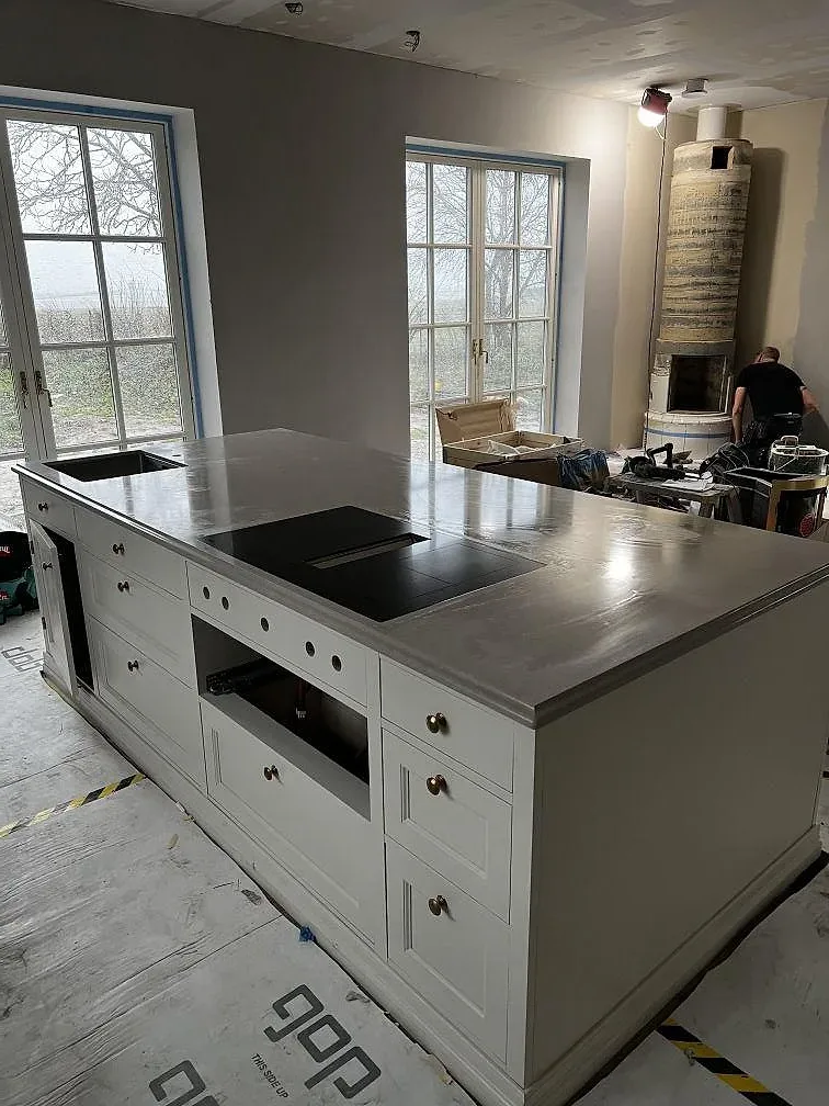 Køkkenbordplade i Technistone Noble Ivory White, Barsebäck – billede 2