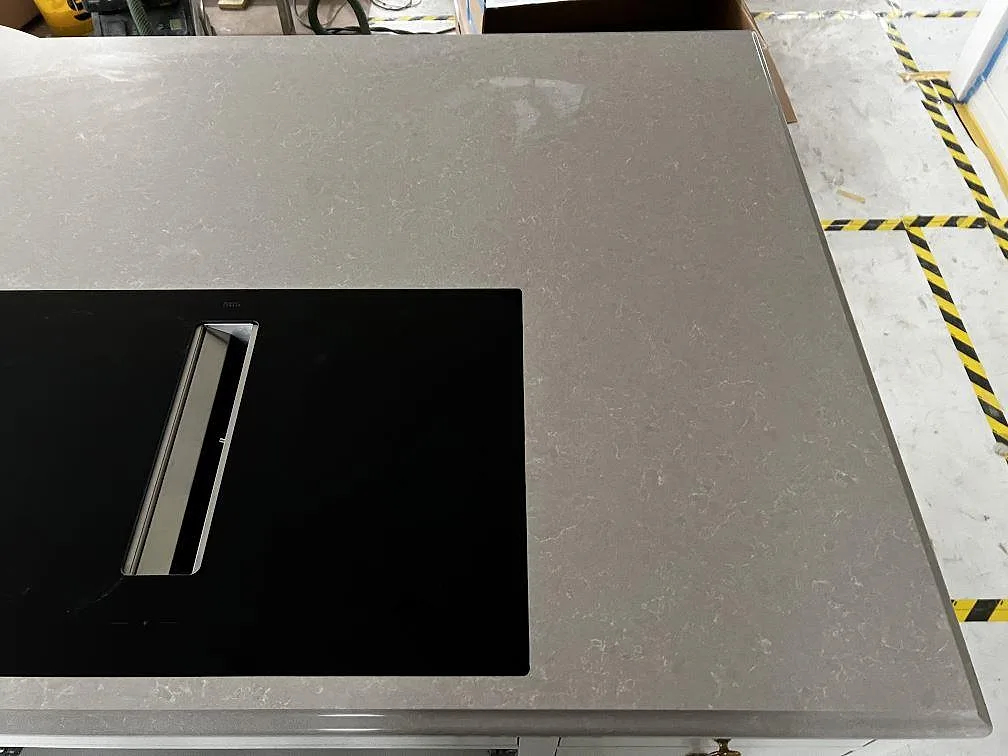 Køkkenbordplade i Technistone Noble Ivory White, Barsebäck – billede 3