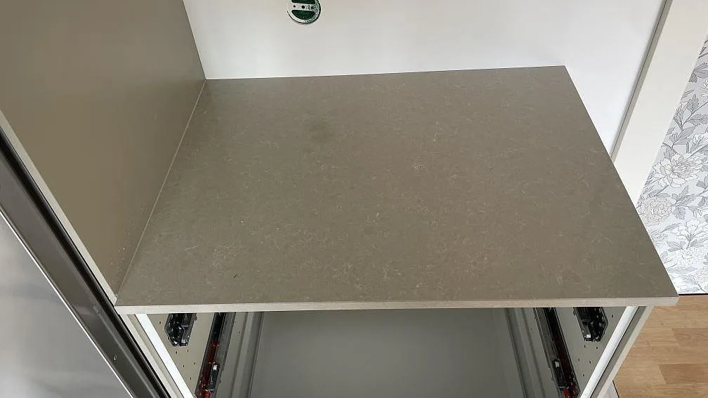 Køkkenbordplade i Technistone Noble Ivory White, Dalsjöfors – billede 8