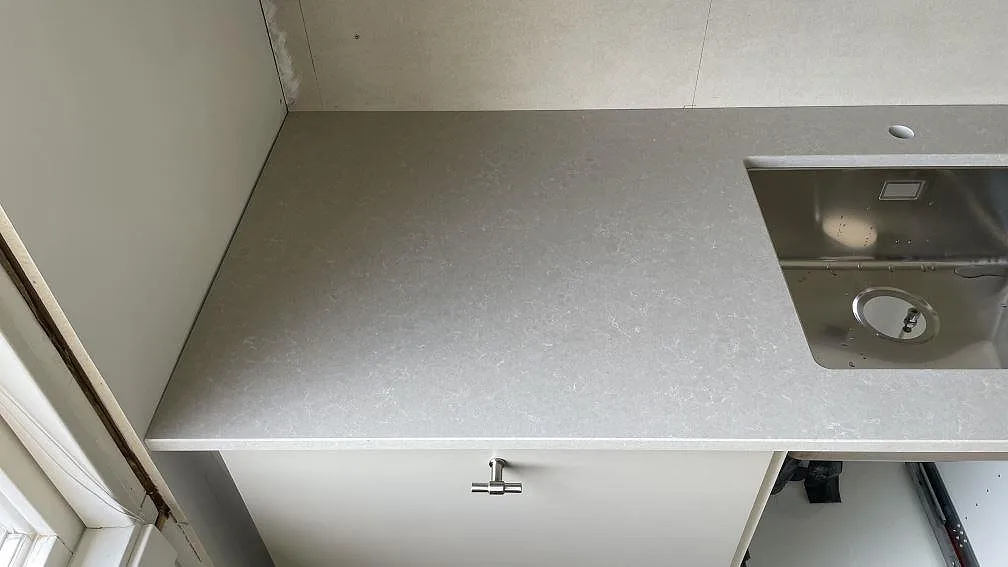Køkkenbordplade i Technistone Noble Ivory White, Dalsjöfors – billede 7