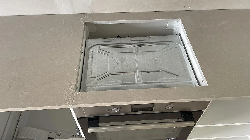 Køkkenbordplade i Technistone Noble Ivory White, Dalsjöfors – billede 5