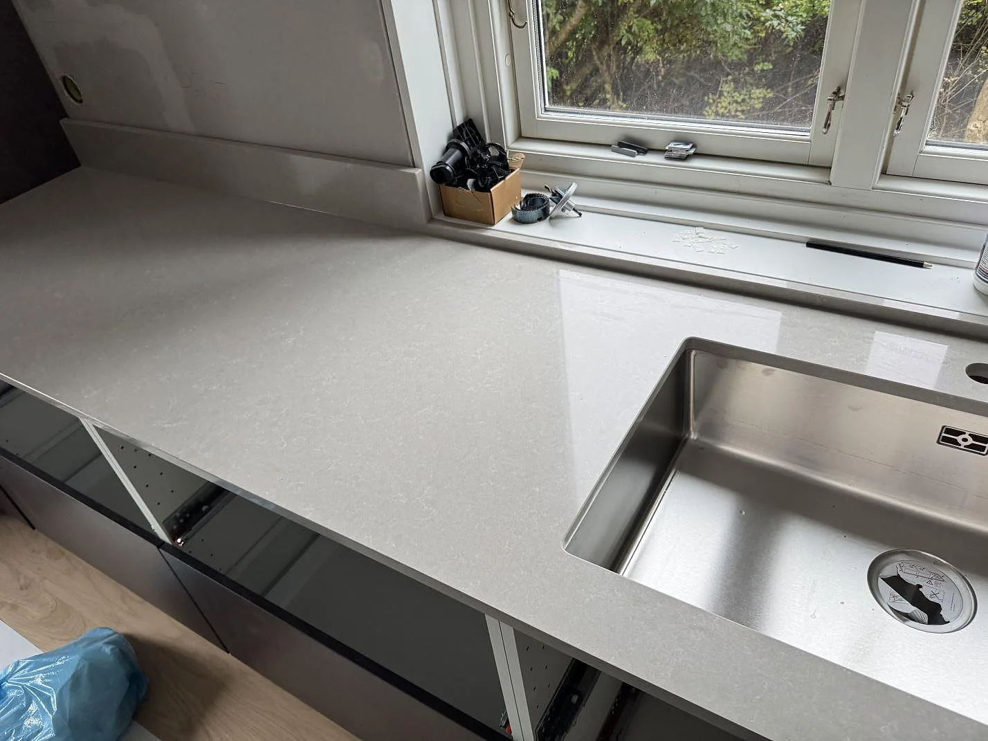 Køkkenbordplade i Technistone Noble Ivory White, Eksjö – billede 3