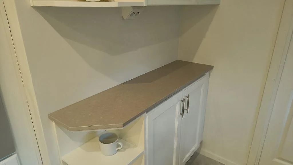 Køkkenbordplade i Technistone Noble Ivory White, Eslöv – billede 8