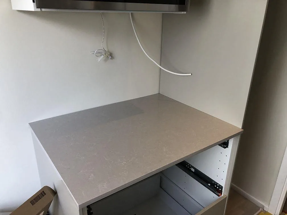 Køkkenbordplade i Technistone Noble Ivory White, Göteborg – billede 7