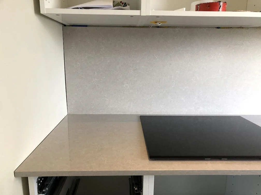 Køkkenbordplade i Technistone Noble Ivory White, Göteborg – billede 5