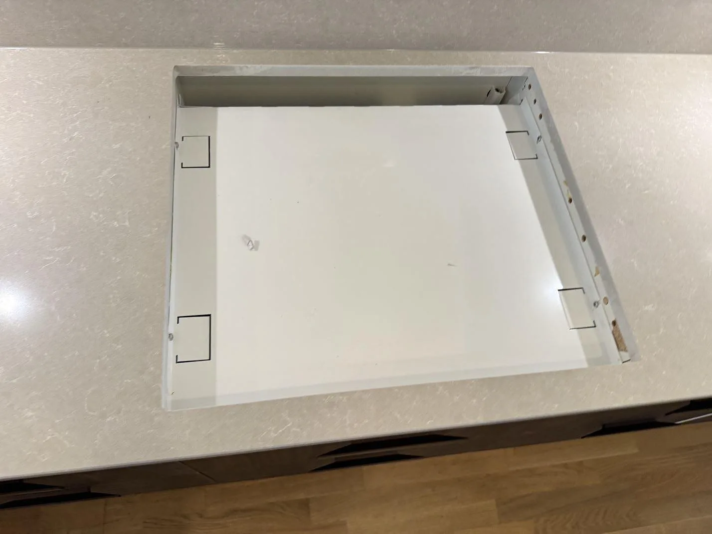 Køkkenbordplade i Technistone Noble Ivory White, Göteborg – billede 8