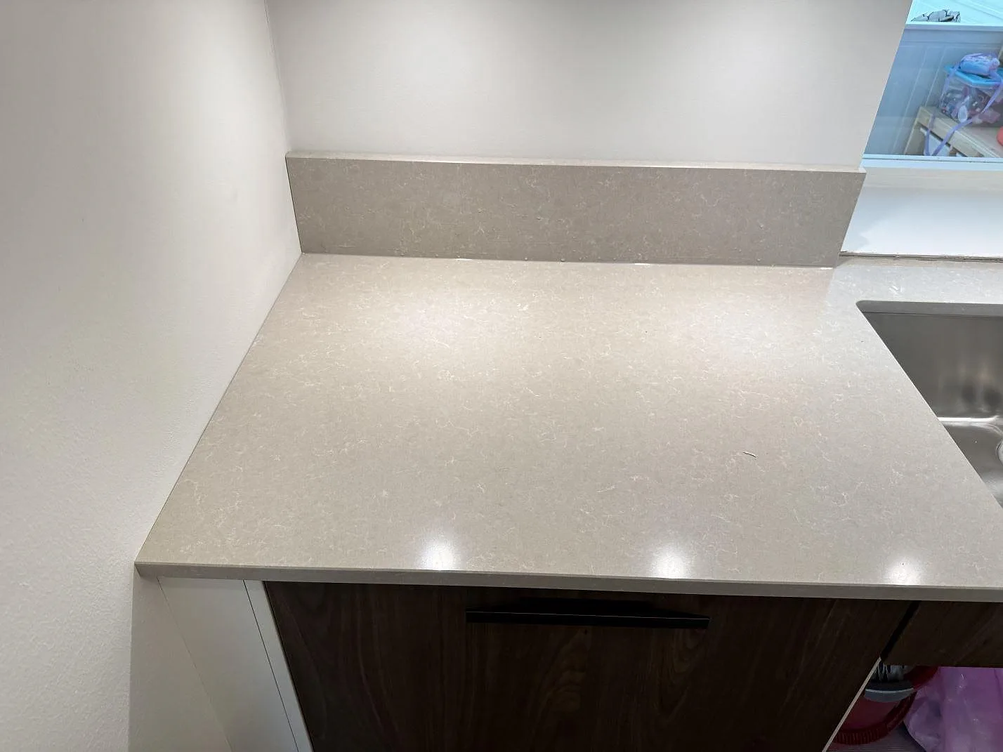 Køkkenbordplade i Technistone Noble Ivory White, Göteborg – billede 3