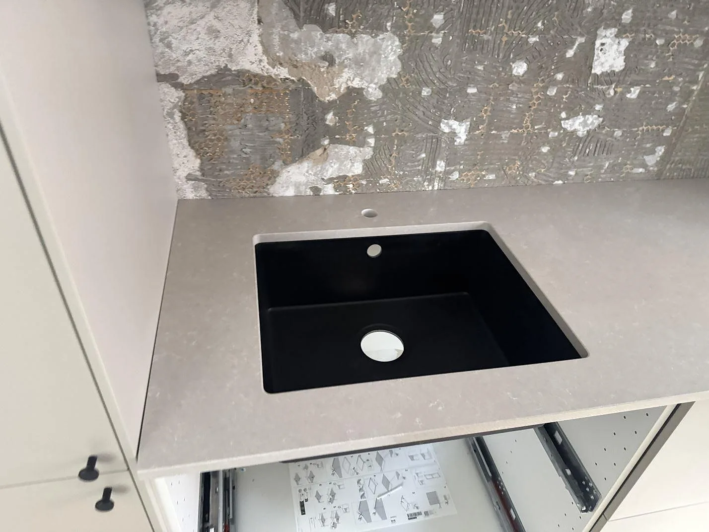 Køkkenbordplade i Technistone Noble Ivory White, Helsingborg – billede 7