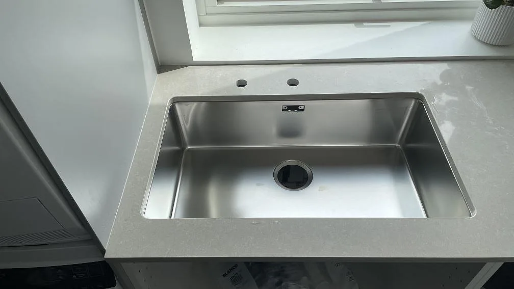 Bordplade i Technistone Noble Ivory White, Hørsholm – billede 2