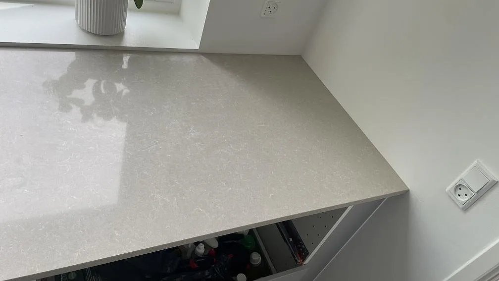 Bordplade i Technistone Noble Ivory White, Hørsholm – billede 3