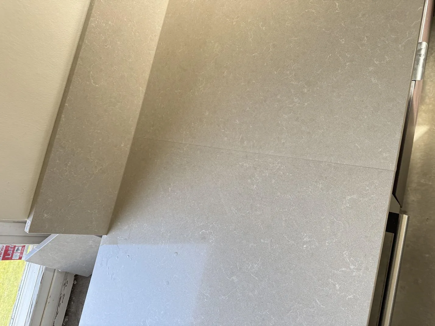 Køkkenbordplade i Technistone Noble Ivory White, Hovås – billede 8