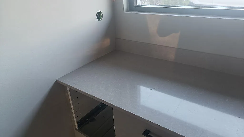 Køkkenbordplade i Technistone Noble Ivory White, Kalmar – billede 6