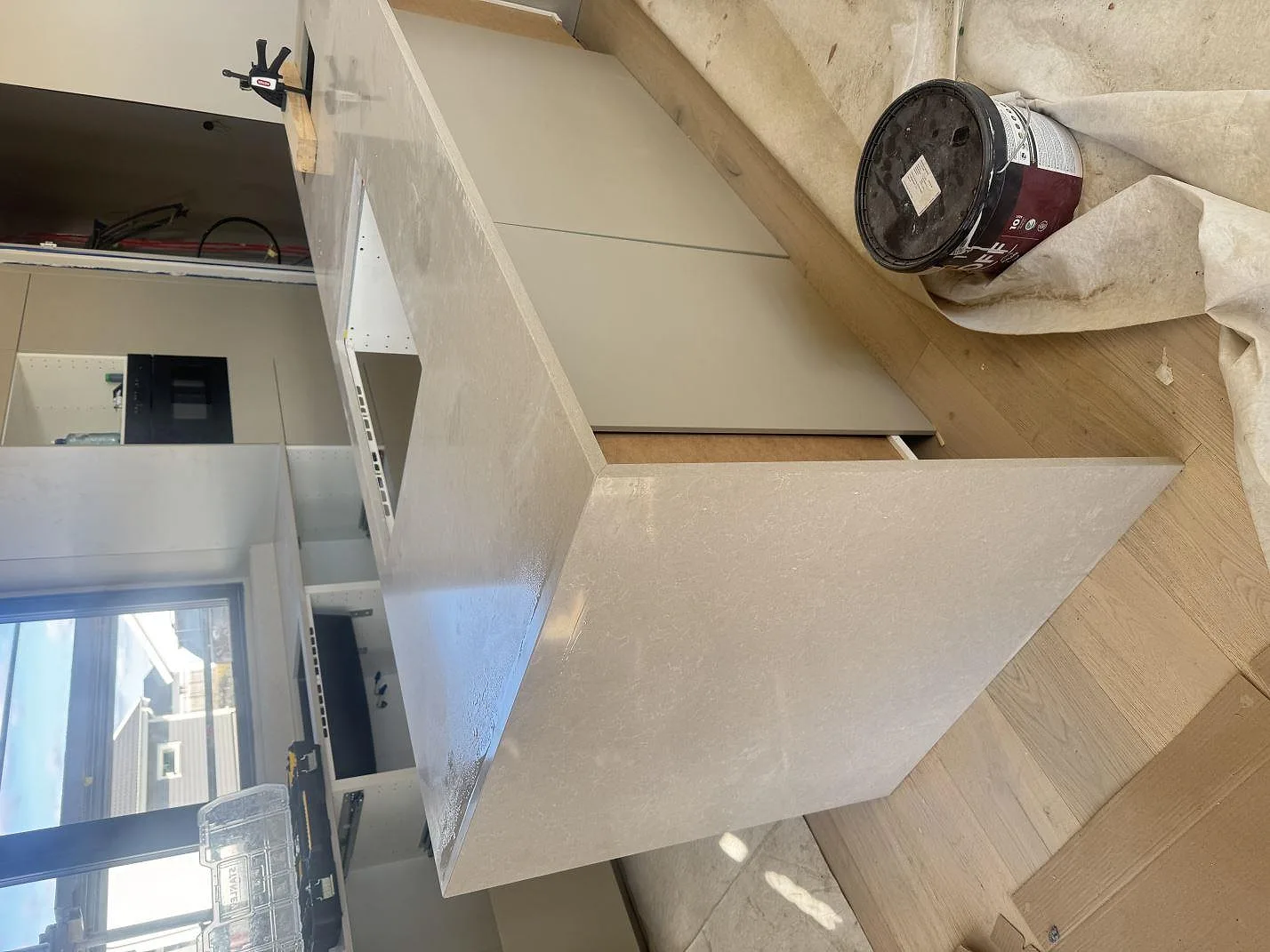 Køkkenbordplade i Technistone Noble Ivory White, Kalmar – billede 8