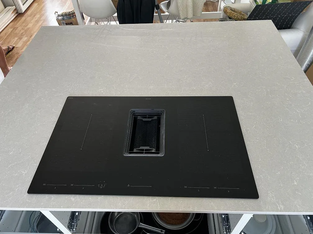 Køkkenbordplade i Technistone Noble Ivory White, Klagshamn – billede 2