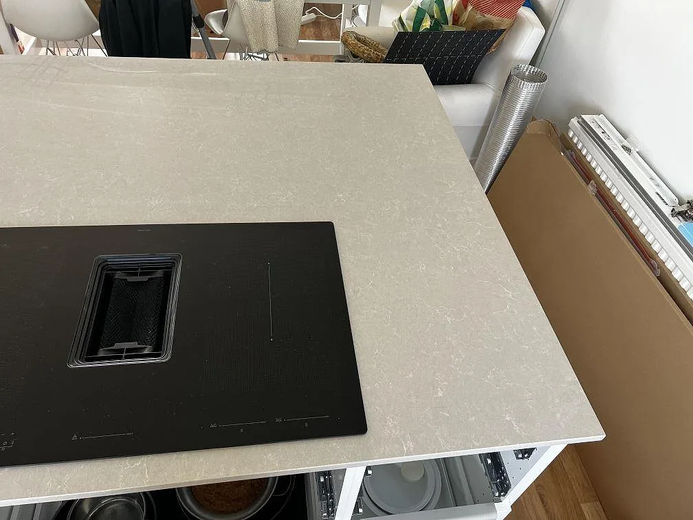 Køkkenbordplade i Technistone Noble Ivory White, Klagshamn – billede 4