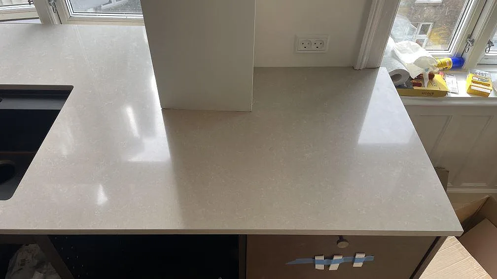 Køkkenbordplade i Technistone Noble Ivory White, København – billede 6
