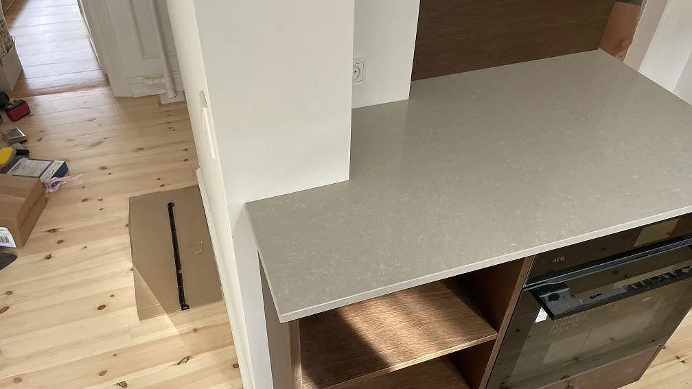 Køkkenbordplade i Technistone Noble Ivory White, København – billede 7