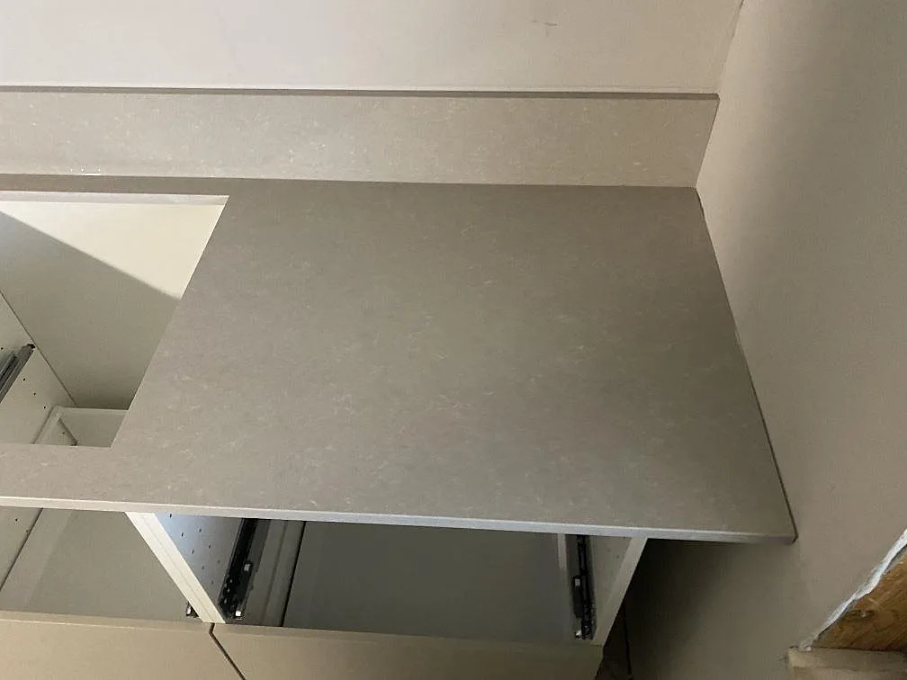 Køkkenbordplade i Technistone Noble Ivory White, Limhamn – billede 5