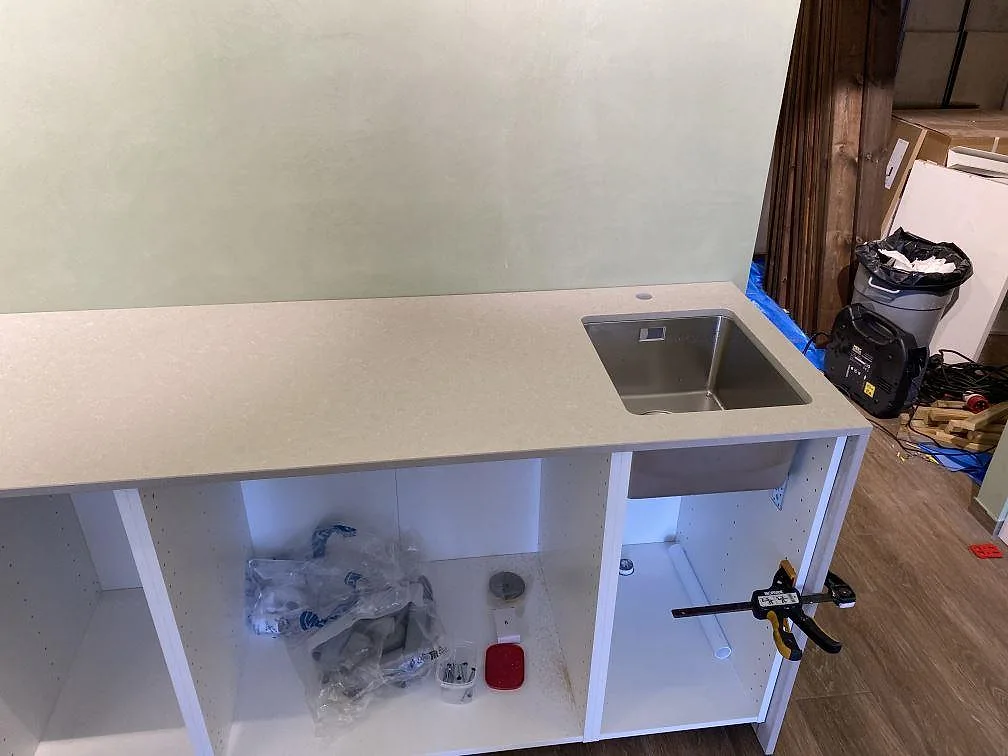 Køkkenbordplade i Technistone Noble Ivory White, Lomma – billede 2