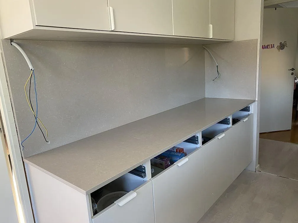 Køkkenbordplade i Technistone Noble Ivory White, Lomma – billede 2
