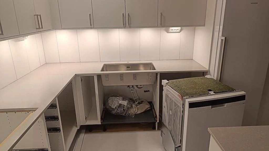 Køkkenbordplade i Technistone Noble Ivory White, Lund – billede 2