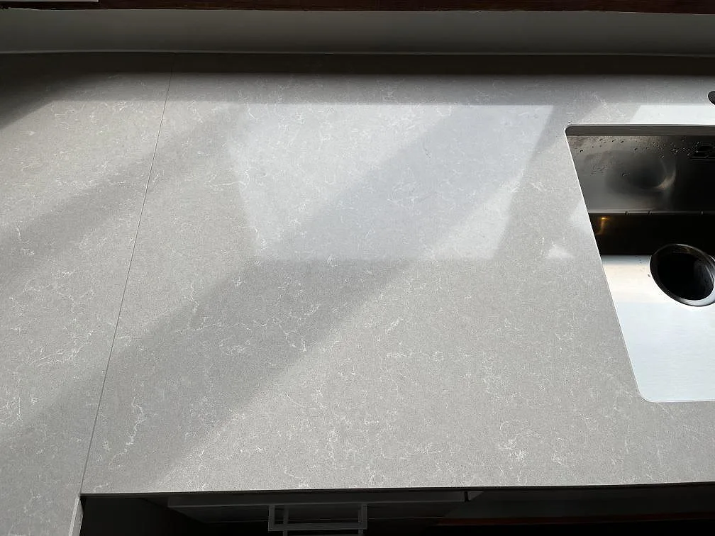 Køkkenbordplade i Technistone Noble Ivory White, Malmö – billede 6