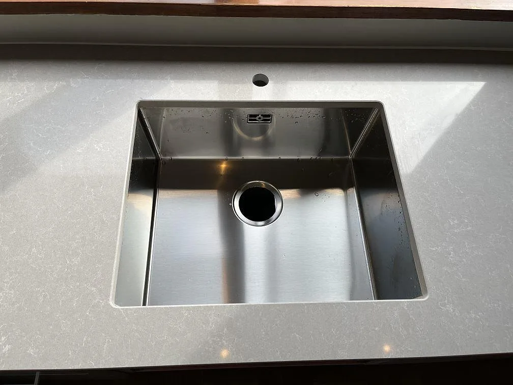 Køkkenbordplade i Technistone Noble Ivory White, Malmö – billede 2