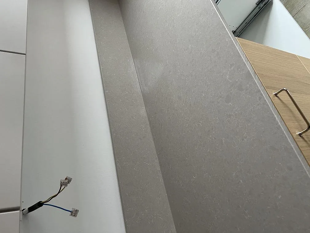 Køkkenbordplade i Technistone Noble Ivory White, Malmö – billede 5