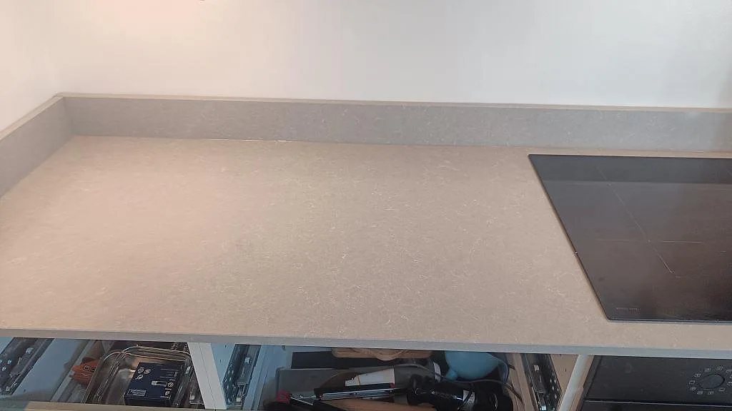 Køkkenbordplade i Technistone Noble Ivory White, Malmö – billede 5