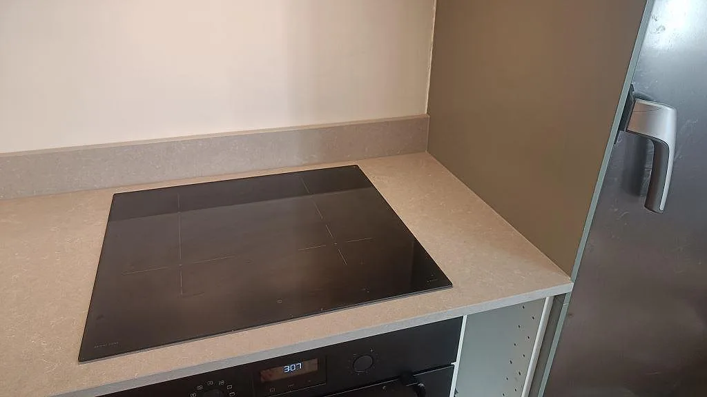 Køkkenbordplade i Technistone Noble Ivory White, Malmö – billede 6
