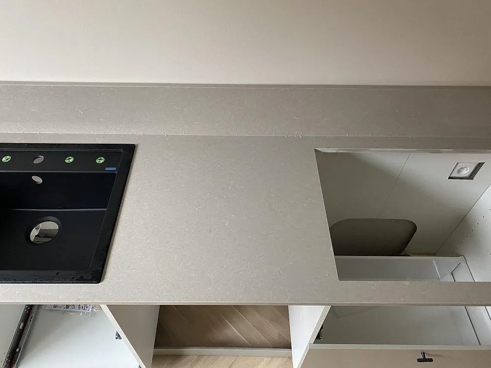 Køkkenbordplade i Technistone Noble Ivory White, Malmö – billede 5