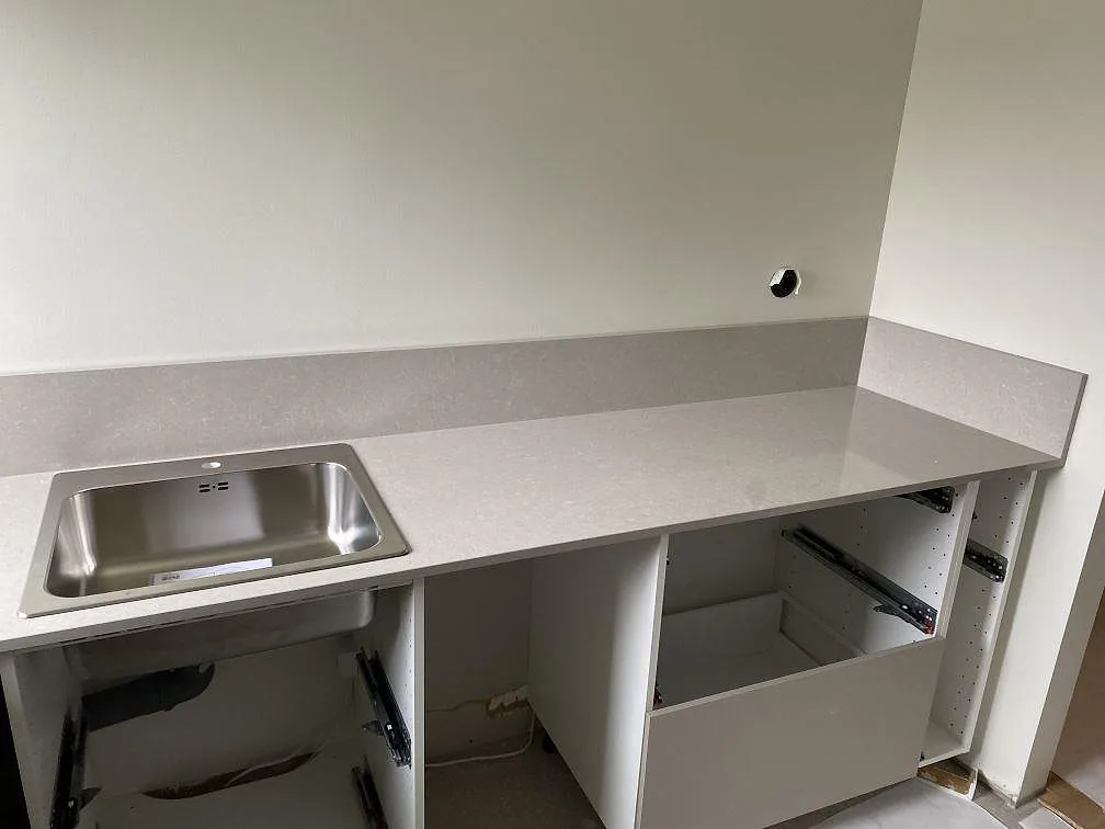 Køkkenbordplade i Technistone Noble Ivory White, Malmö – billede 2