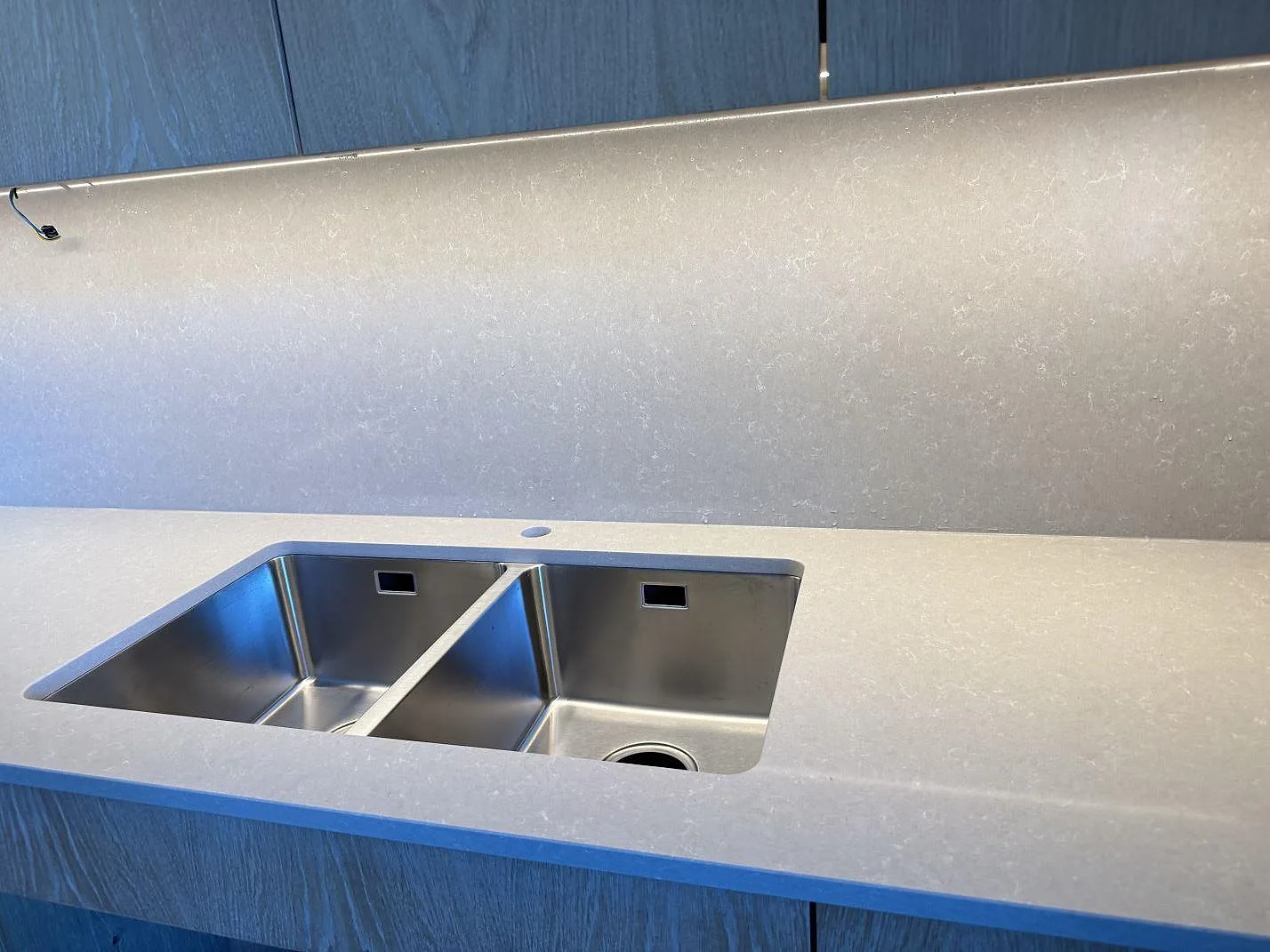 Køkkenbordplade i Technistone Noble Ivory White, Malmö – billede 3