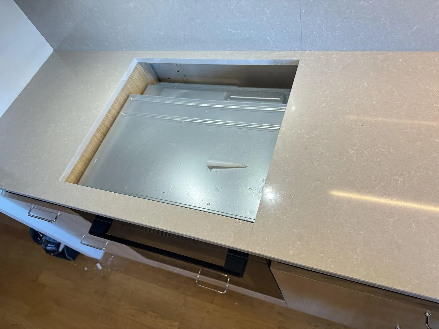 Køkkenbordplade i Technistone Noble Ivory White, Malmö – billede 5