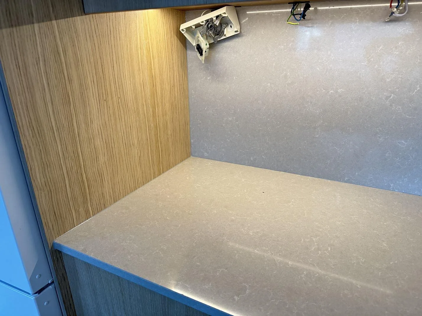 Køkkenbordplade i Technistone Noble Ivory White, Malmö – billede 7